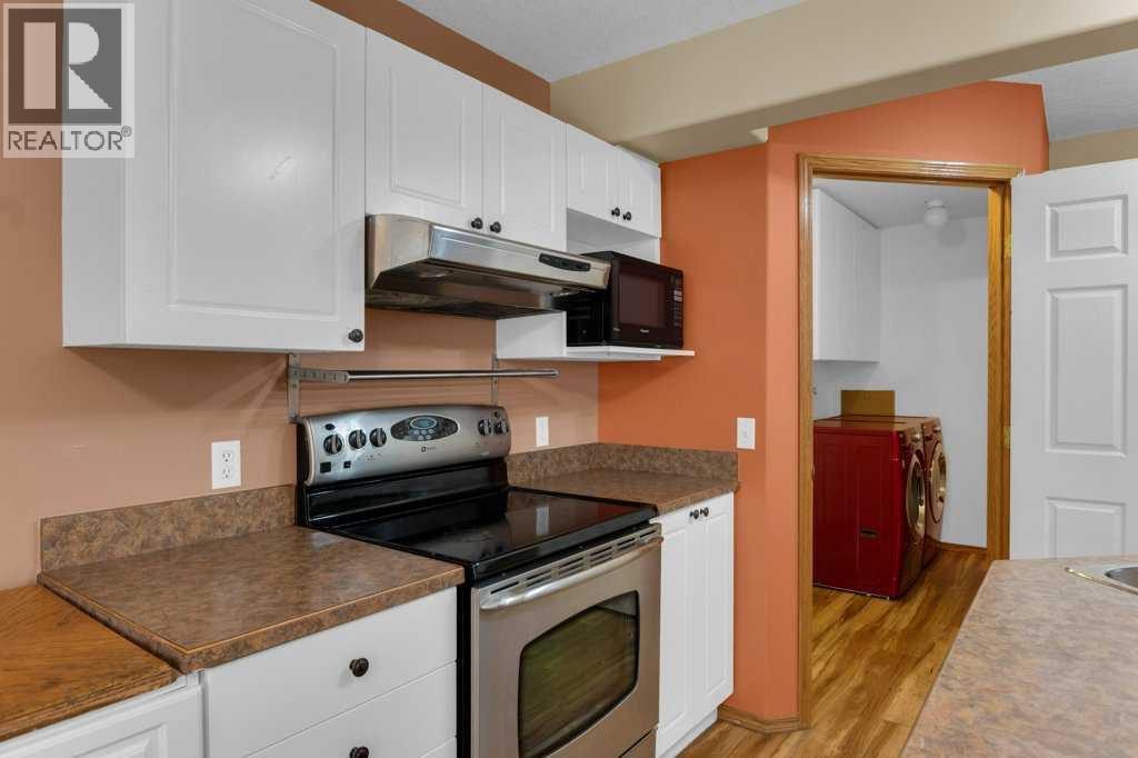 Single Family House for Sale in  Douglas Glen Grove SE Douglasdale/Glen Calgary 