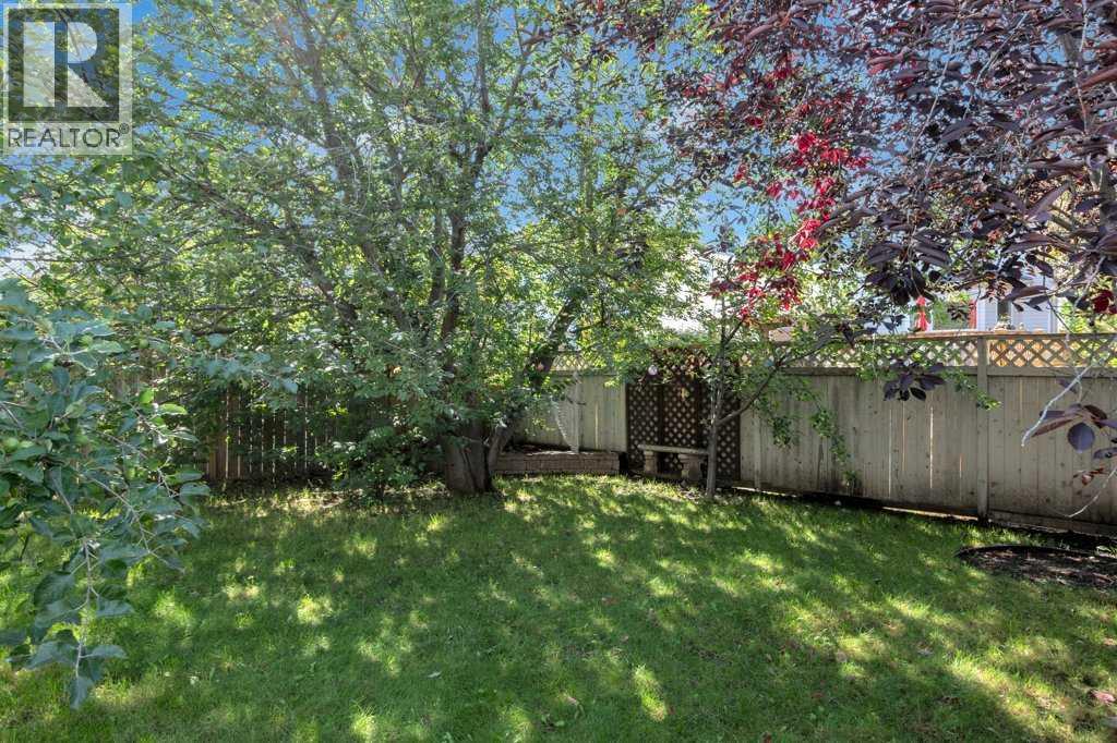 Single Family House for Sale in  Douglas Glen Grove SE Douglasdale/Glen Calgary 