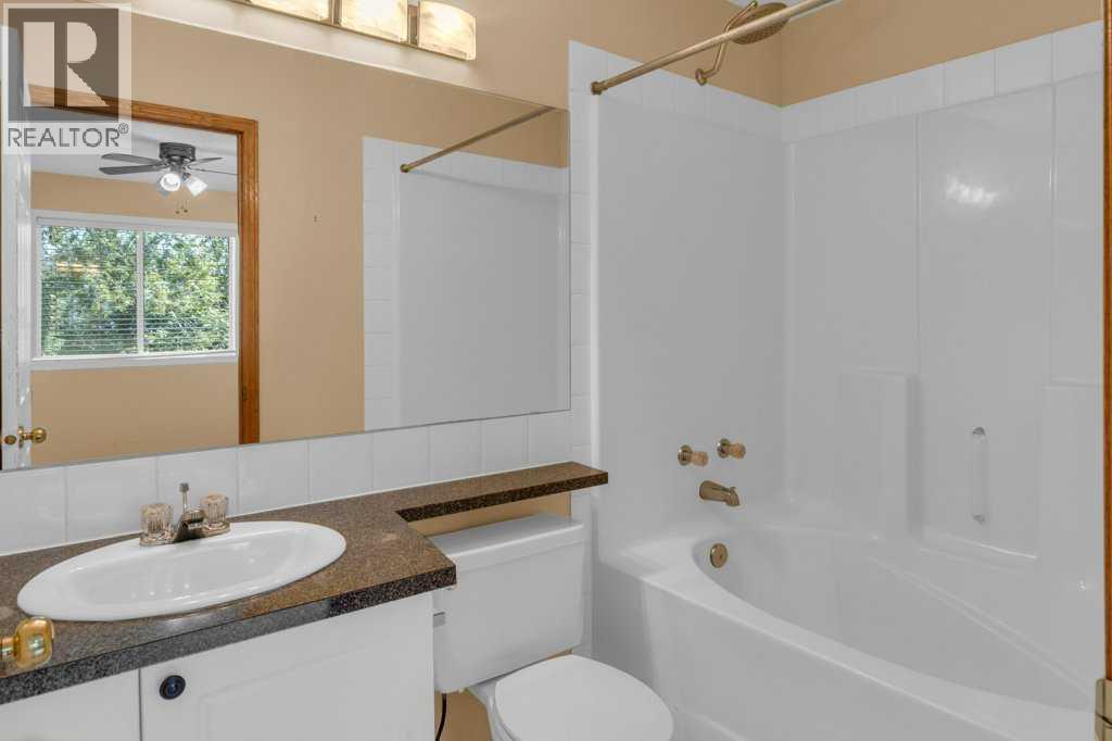 Single Family House for Sale in  Douglas Glen Grove SE Douglasdale/Glen Calgary 