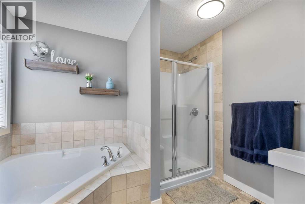 Photo 25 of 112 Kingsbridge Way, Airdrie AB