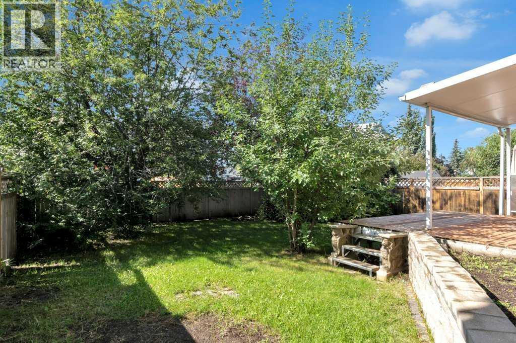 Single Family House for Sale in  Douglas Glen Grove SE Douglasdale/Glen Calgary 
