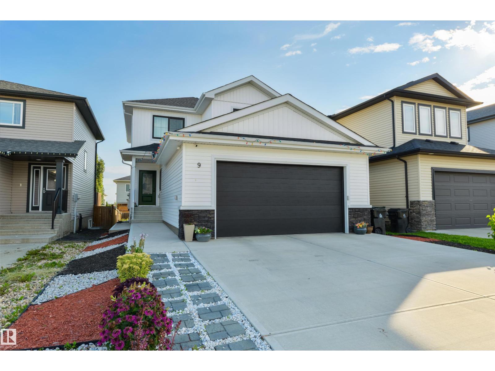 Photo 1 of 9 Hull Wd, Spruce Grove AB