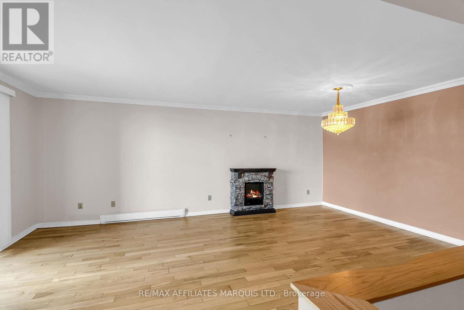 Photo 10 of 109 220 Kenyon Street W, North Glengarry ON