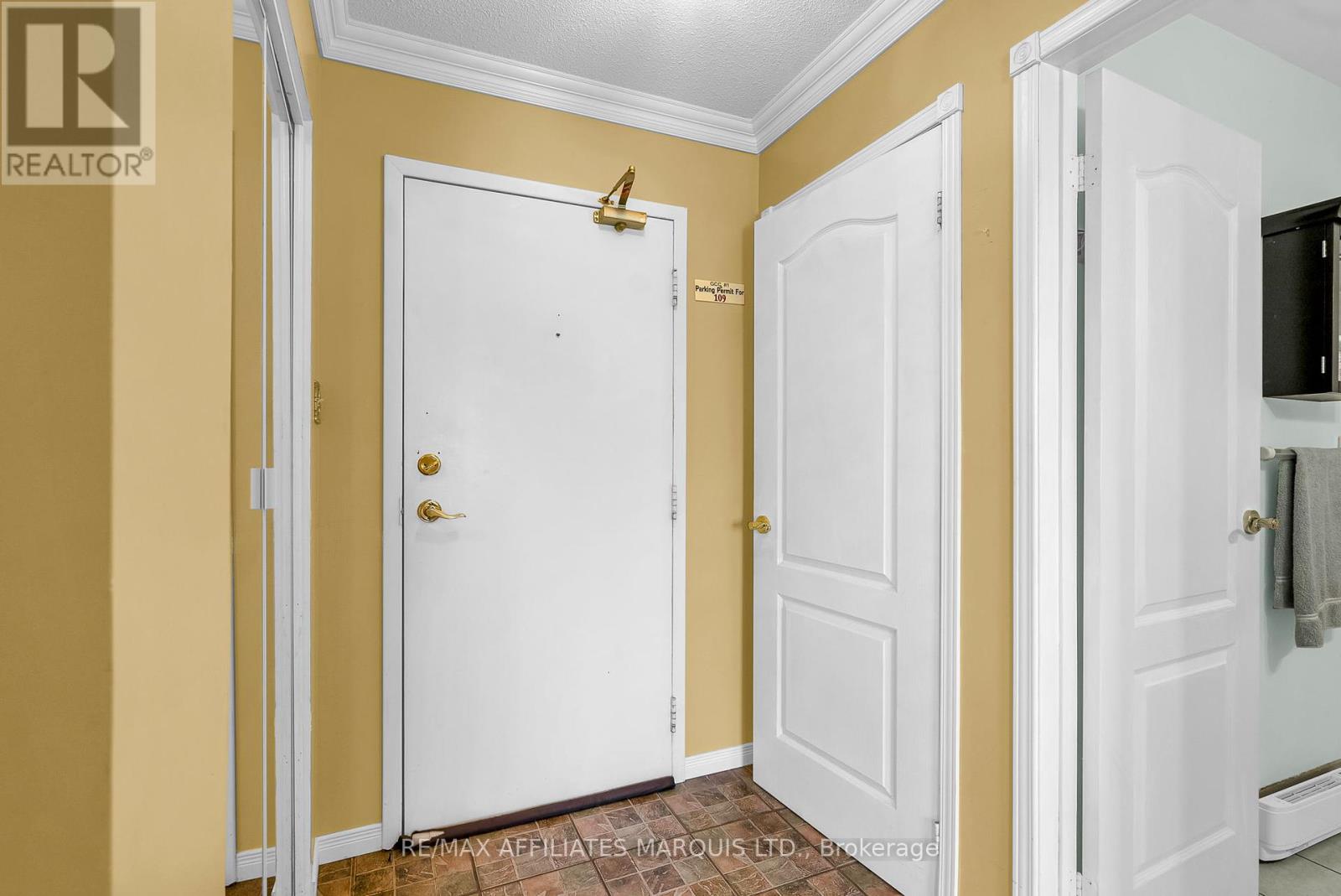 Photo 4 of 109 220 Kenyon Street W, North Glengarry ON