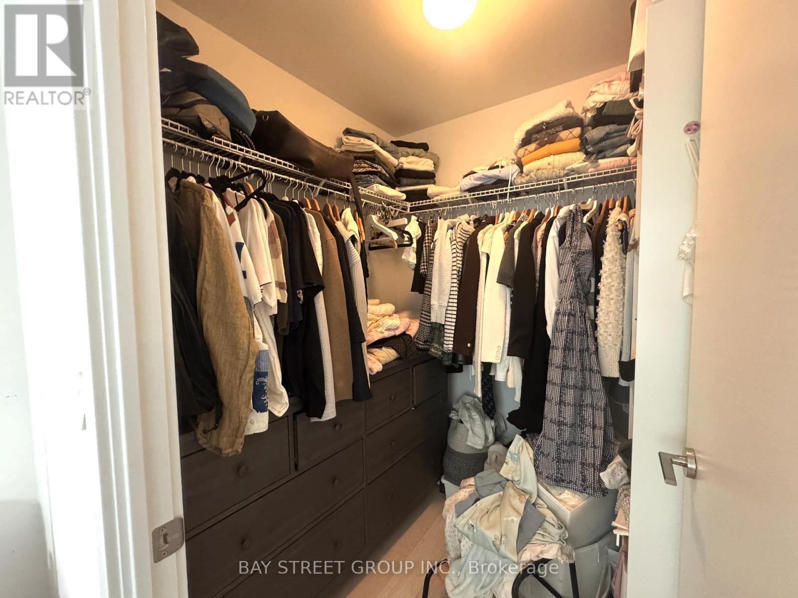 Photo 11 of 311 117 Mcmahon Drive, Toronto ON