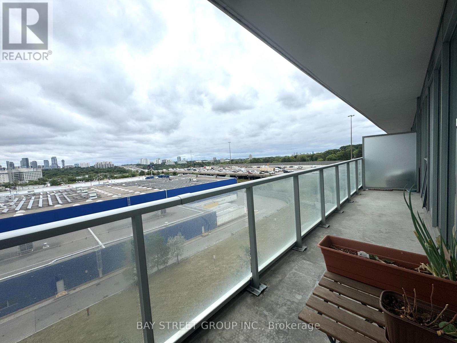 Photo 12 of 311 117 Mcmahon Drive, Toronto ON