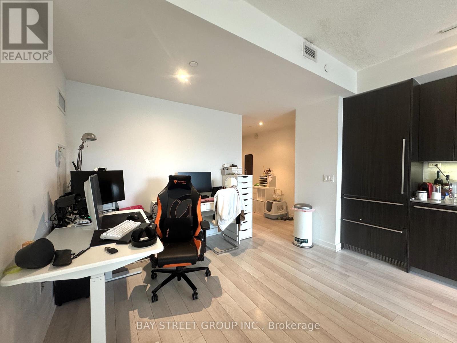 Photo 4 of 311 117 Mcmahon Drive, Toronto ON