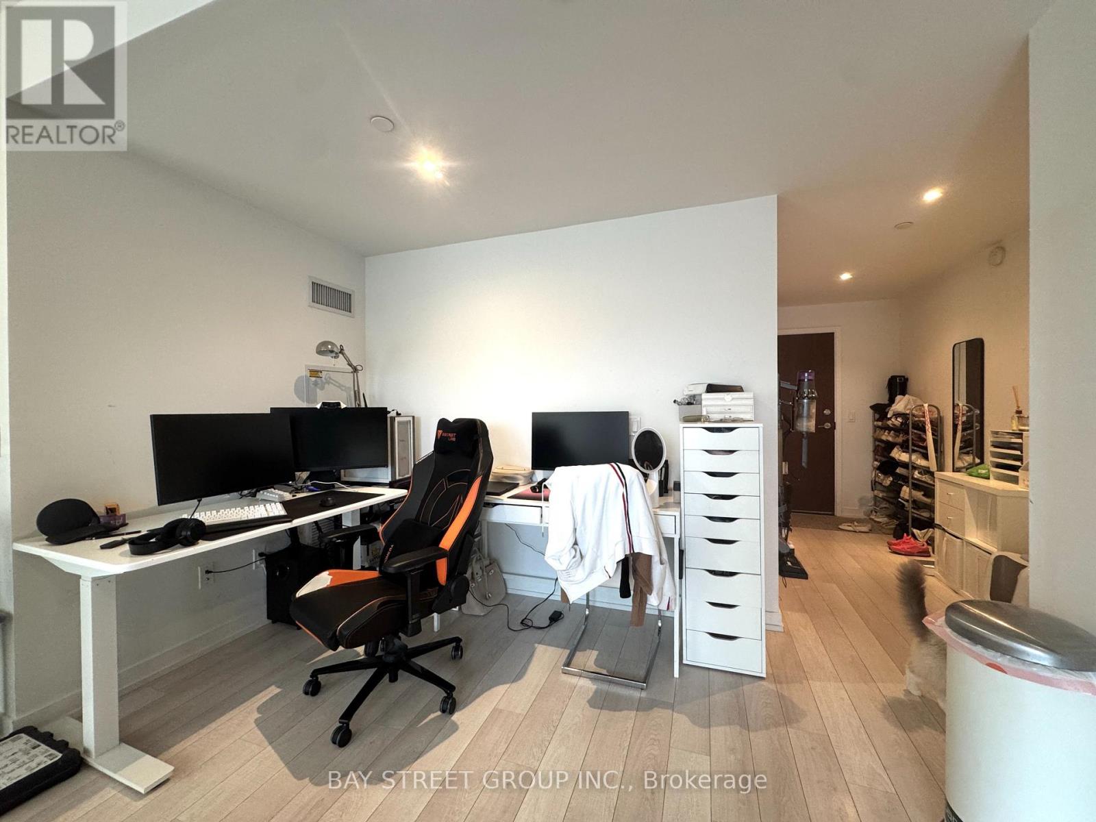 Photo 5 of 311 117 Mcmahon Drive, Toronto ON