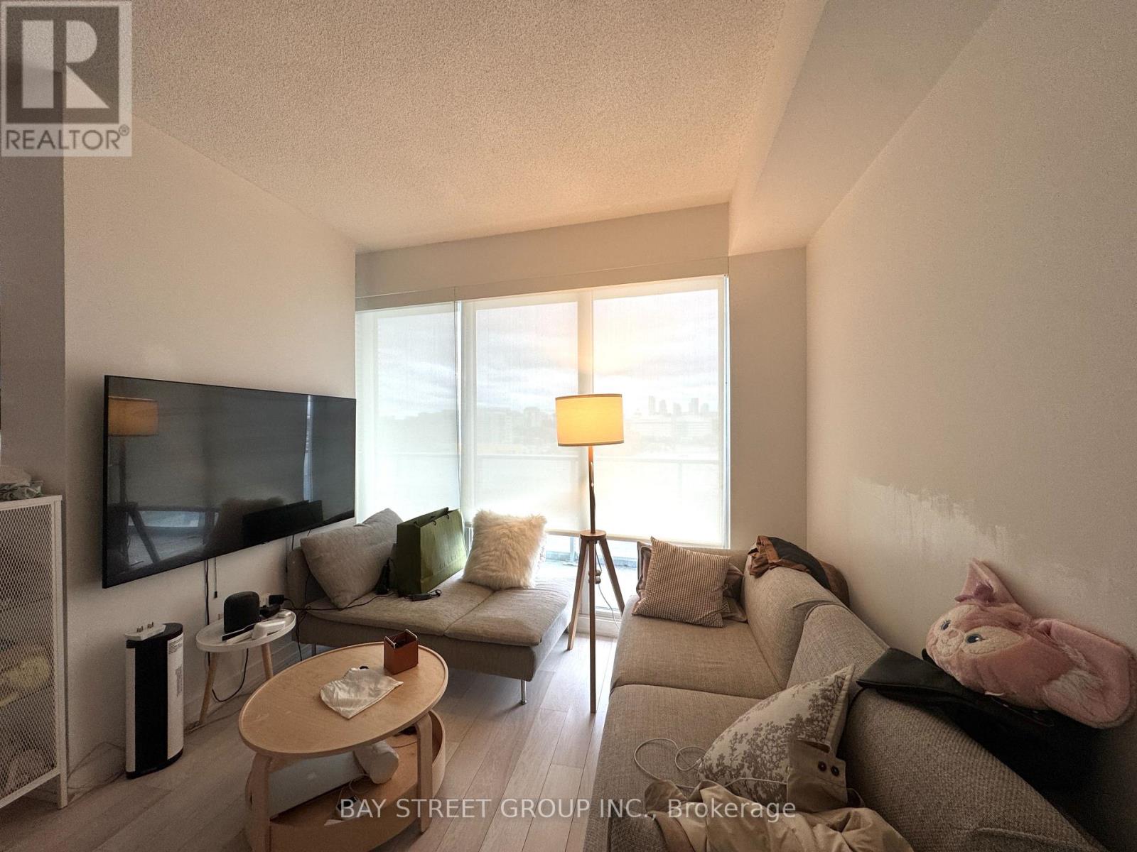 Photo 8 of 311 117 Mcmahon Drive, Toronto ON