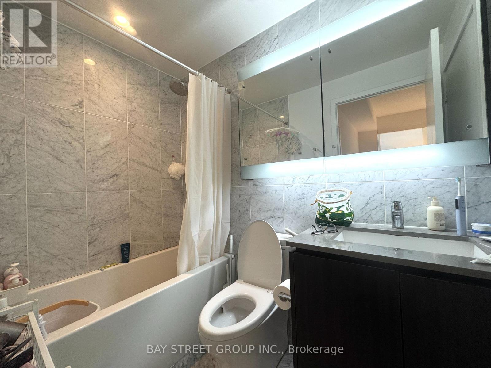 Photo 9 of 311 117 Mcmahon Drive, Toronto ON