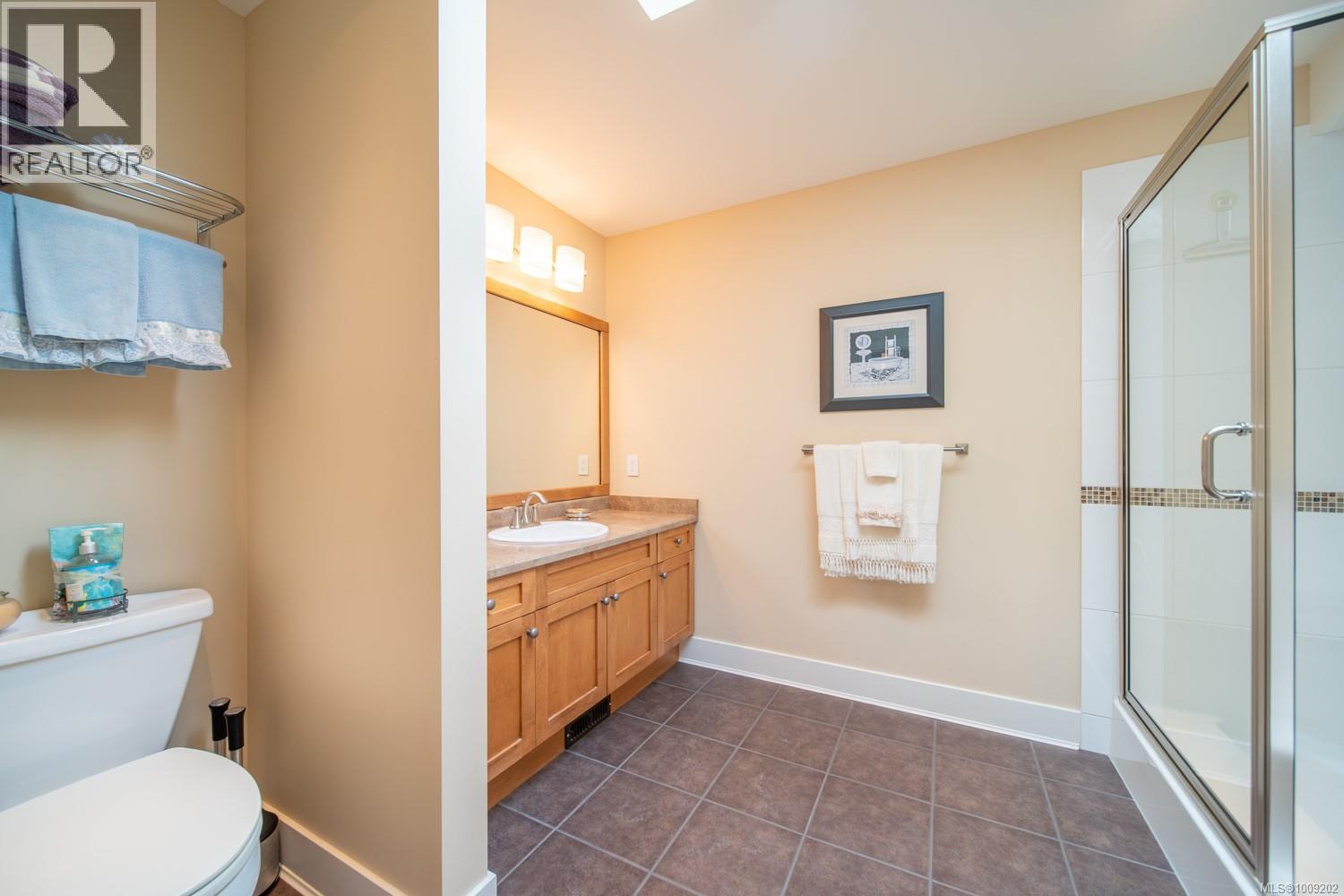 Photo 14 of 3002 Charles St, Nanaimo BC