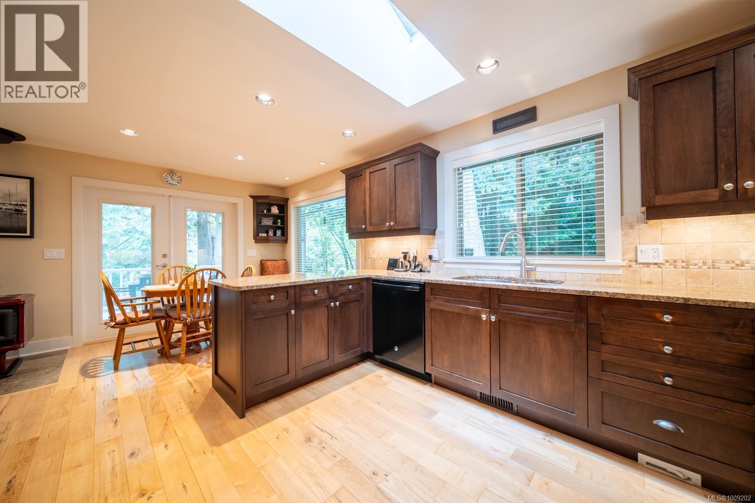 Photo 11 of 3002 Charles St, Nanaimo BC