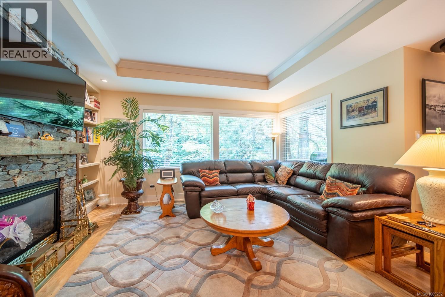 Photo 5 of 3002 Charles St, Nanaimo BC