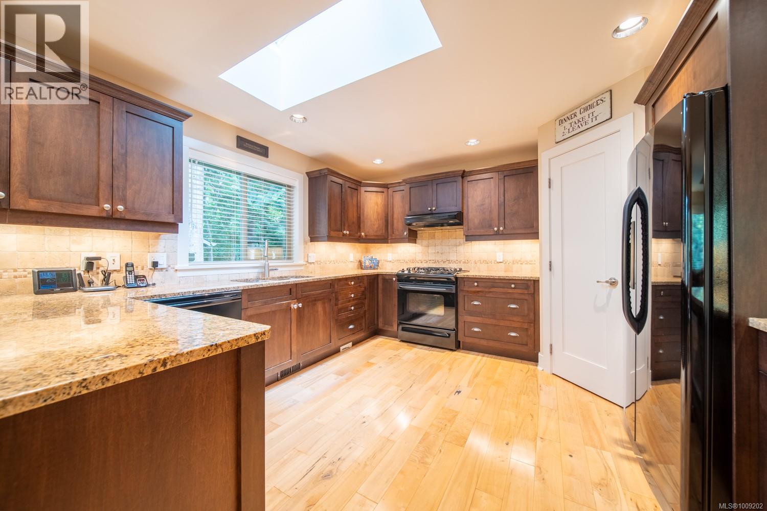Photo 8 of 3002 Charles St, Nanaimo BC