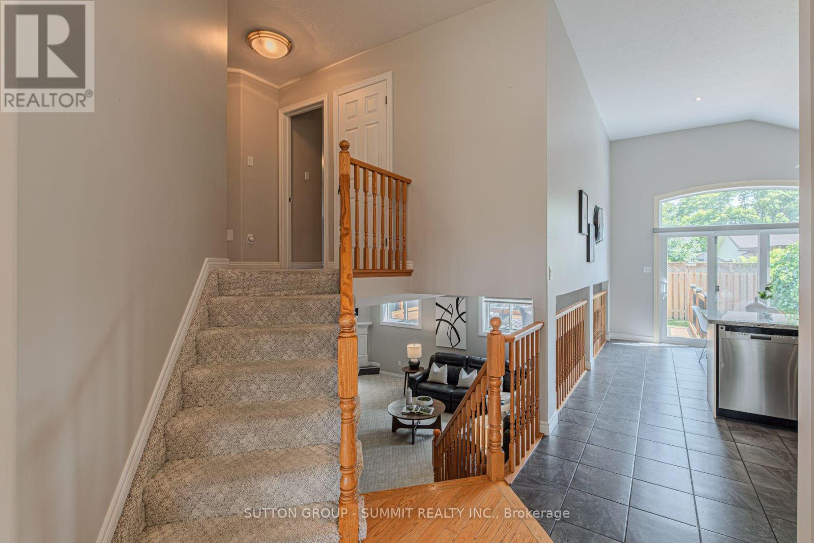 Photo 11 of 5 Macdonald Crescent, Brantford ON