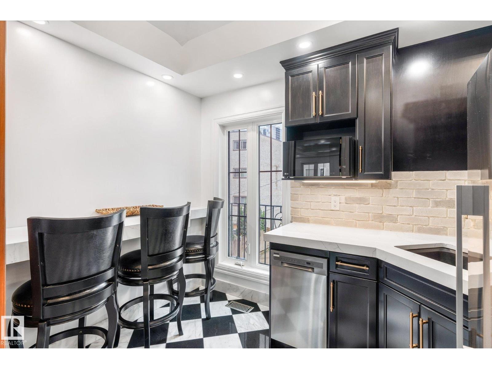 Photo 21 of 11833 102 Av Nw, Edmonton AB