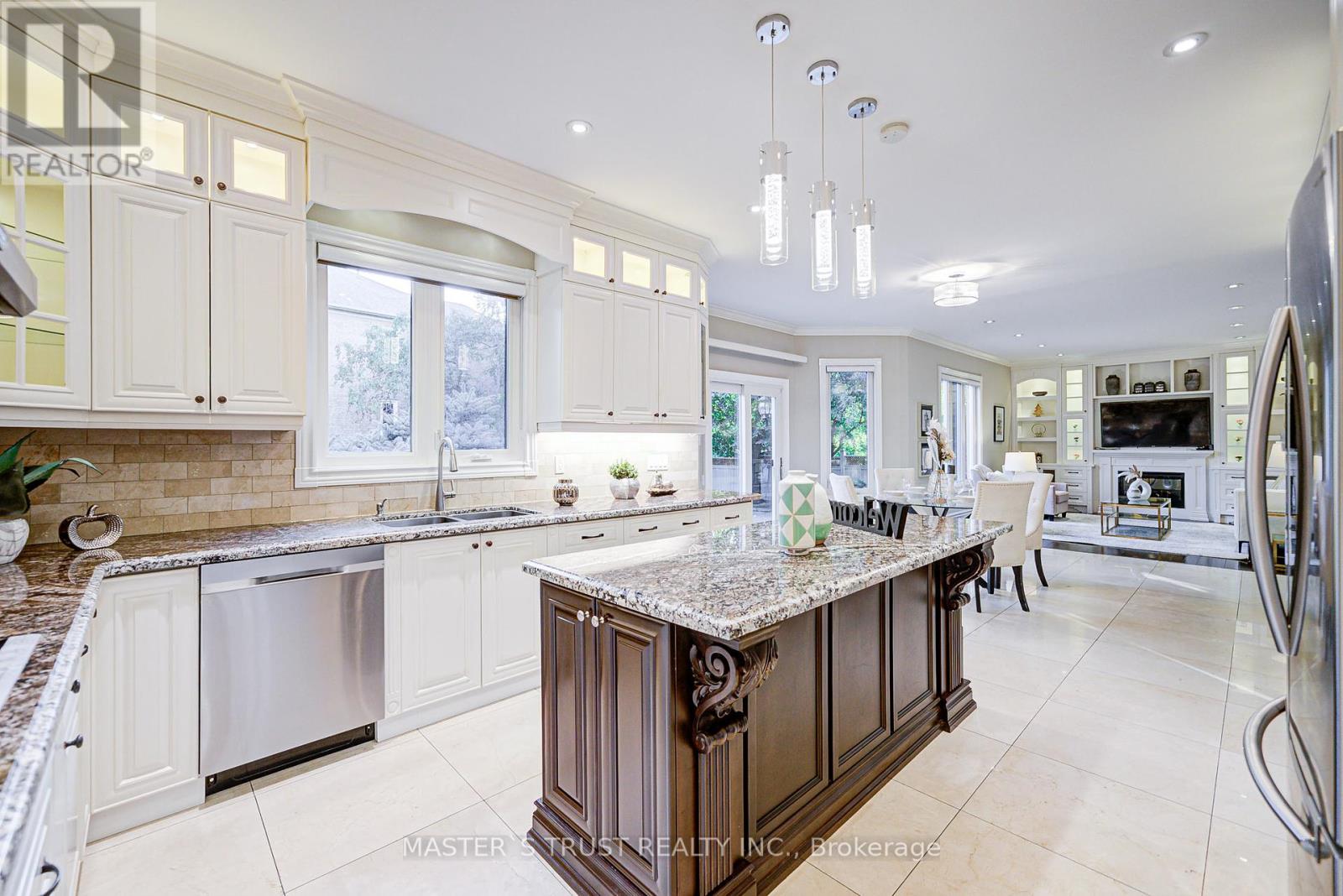 Photo 16 of 2 Lytton Boulevard, Richmond Hill ON