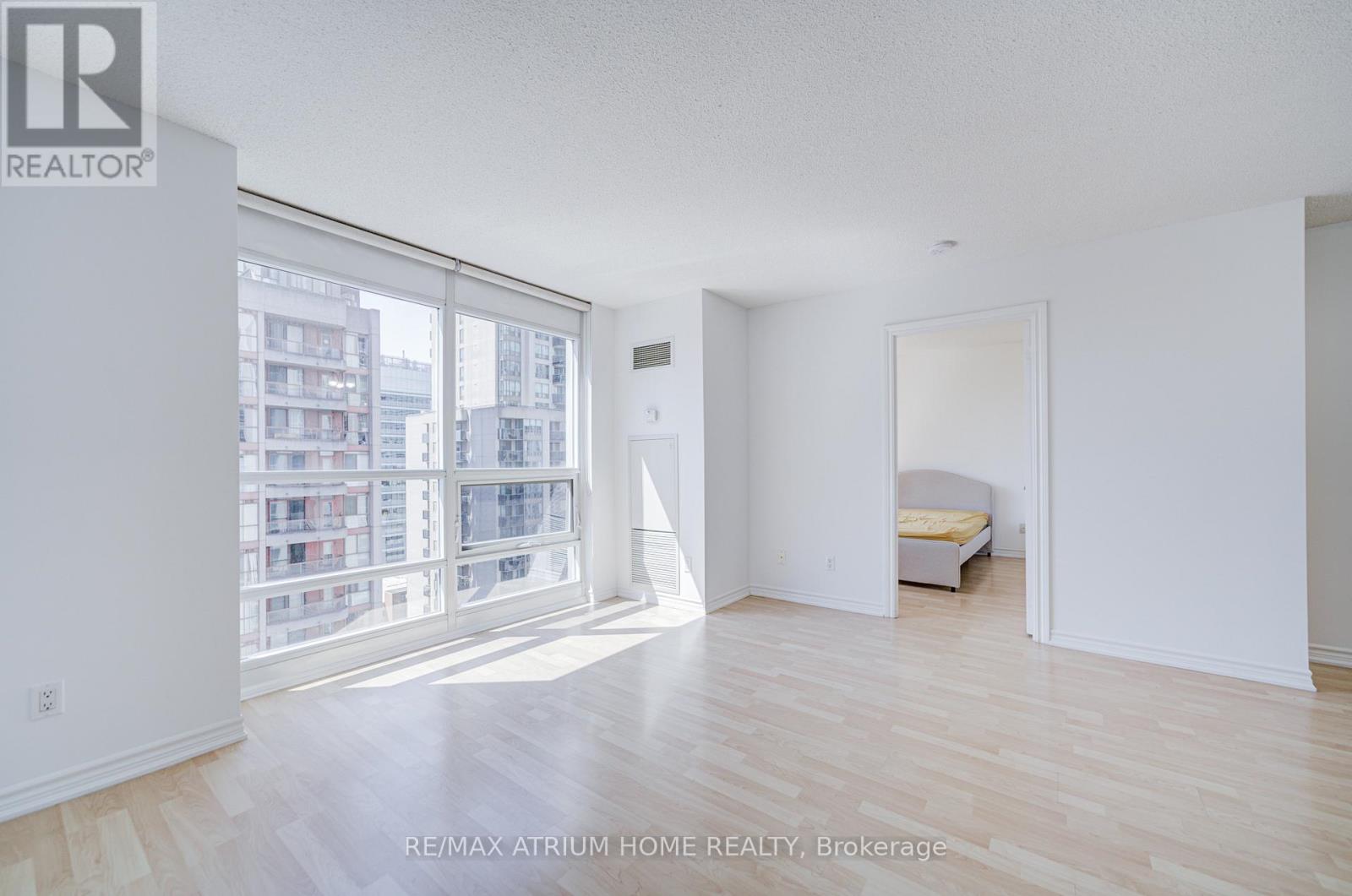 Photo 12 of 1709 761 Bay Street, Toronto ON