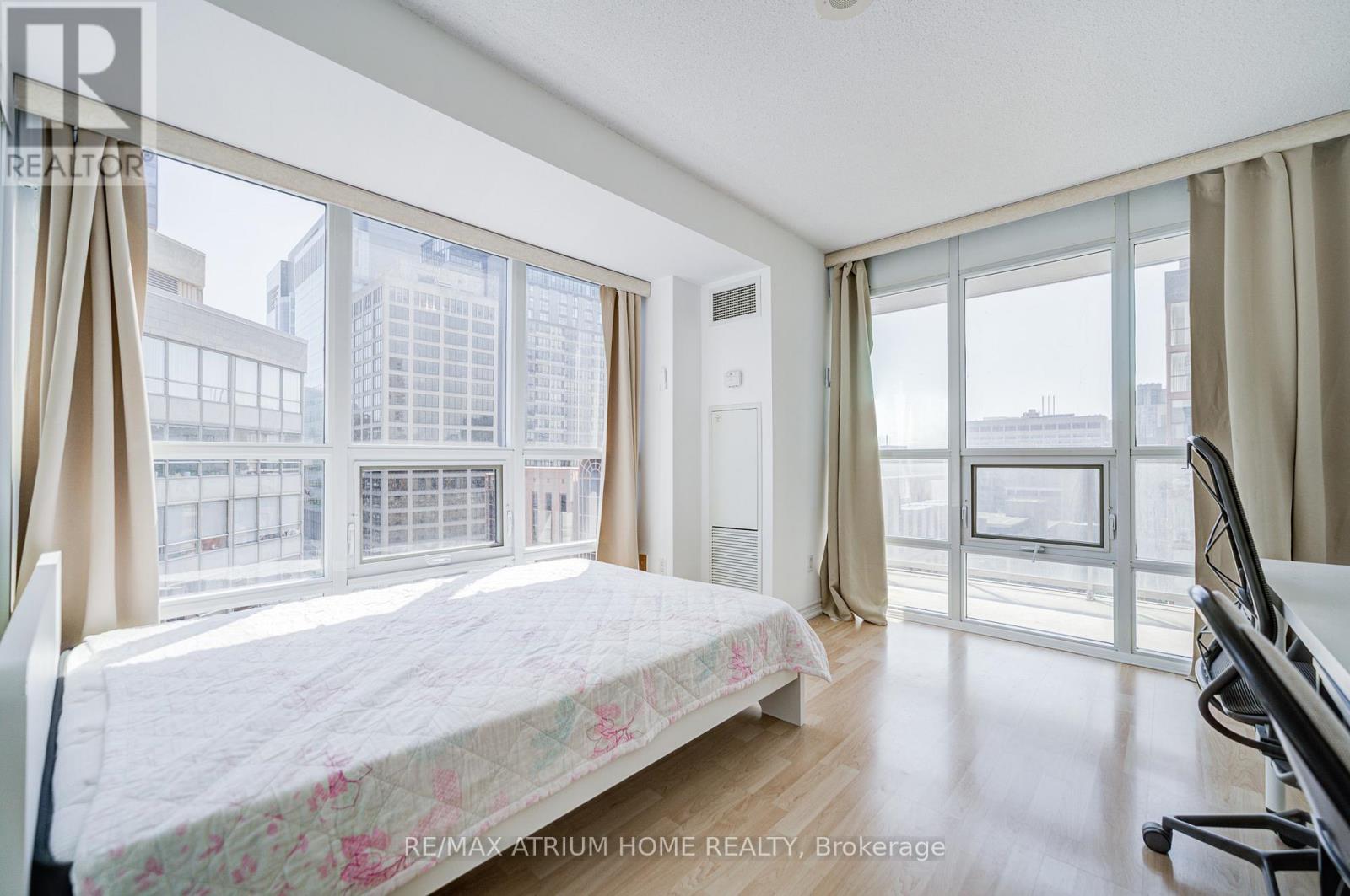 Photo 18 of 1709 761 Bay Street, Toronto ON