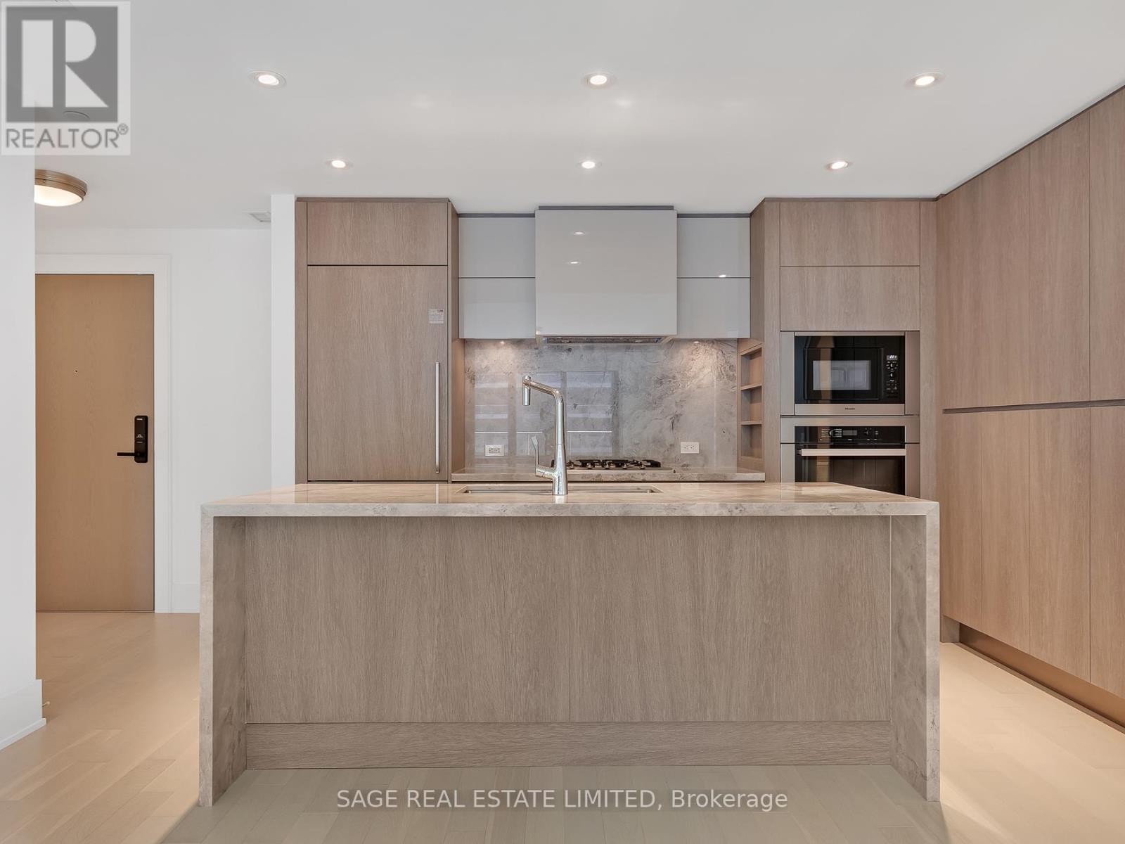 Photo 2 of 205 118 Merchants Wharf, Toronto ON