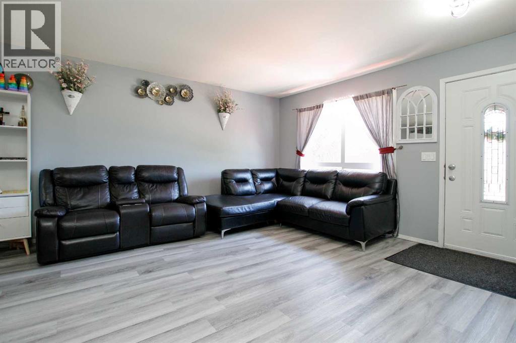 Photo 6 of 21 Rolling Hills Ridge, Blackfalds AB