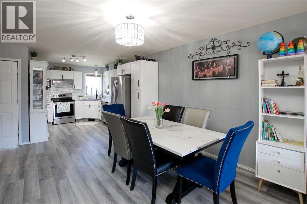 Photo 7 of 21 Rolling Hills Ridge, Blackfalds AB