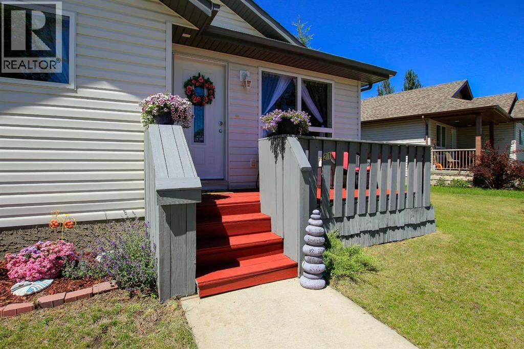 Photo 2 of 21 Rolling Hills Ridge, Blackfalds AB
