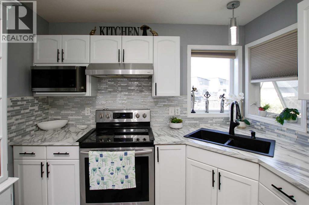 Photo 12 of 21 Rolling Hills Ridge, Blackfalds AB