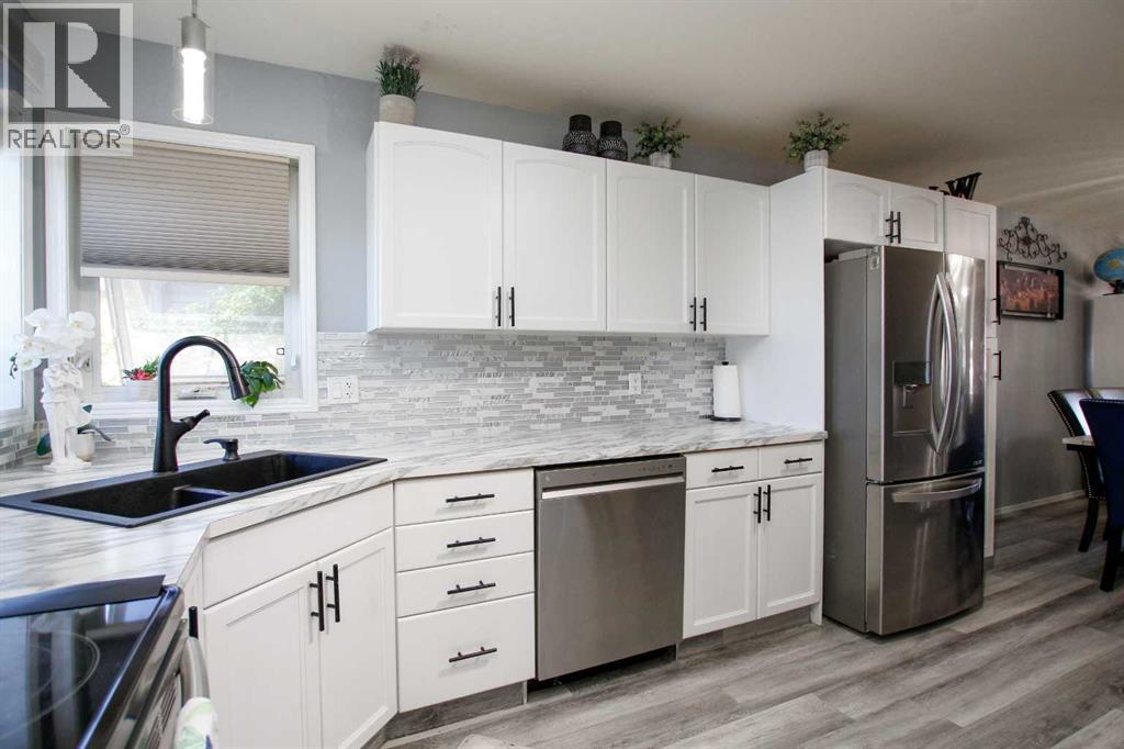 Photo 13 of 21 Rolling Hills Ridge, Blackfalds AB