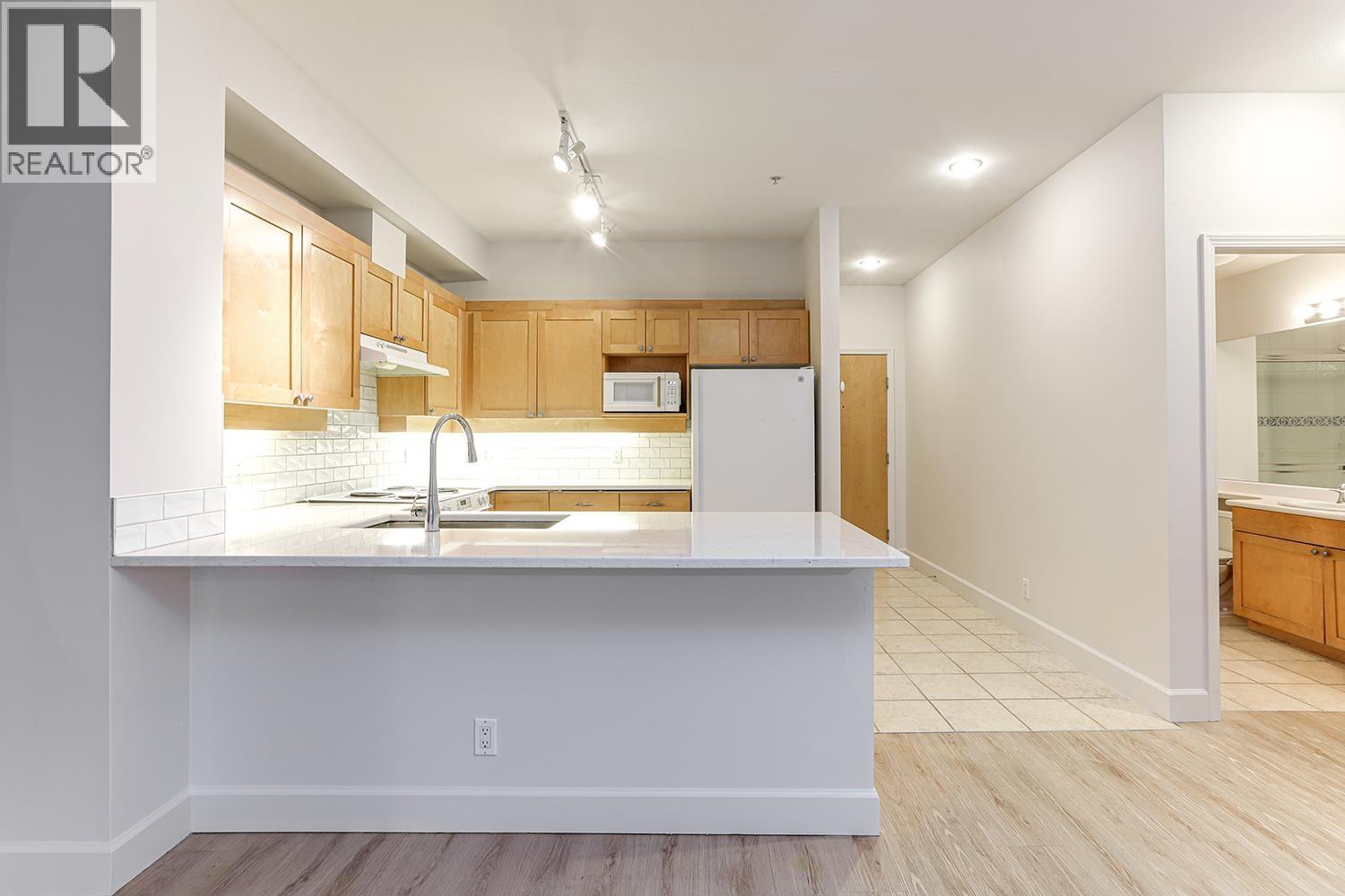 Photo 21 of 211 6198 Ash Street, Vancouver BC
