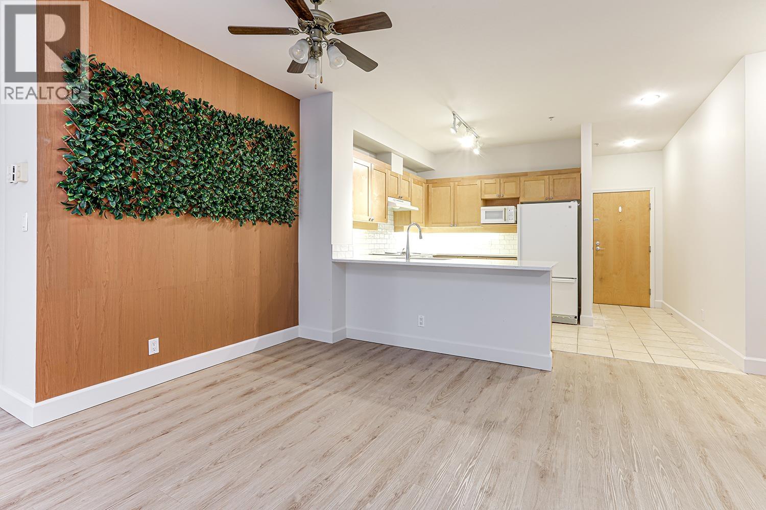 Photo 9 of 211 6198 Ash Street, Vancouver BC