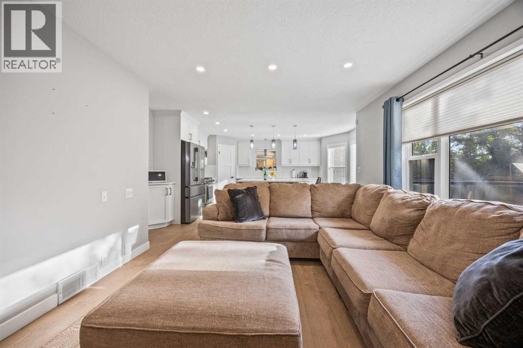 Single Family House for Sale in  Mckenzie Lake Crescent SE McKenzie Lake Calgary 