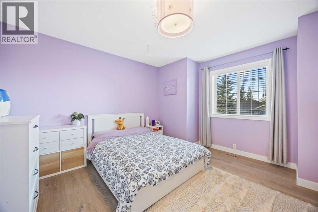 Single Family House for Sale in  Mckenzie Lake Crescent SE McKenzie Lake Calgary 