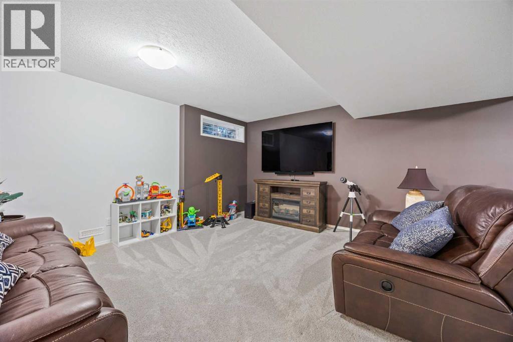Single Family House for Sale in  Mckenzie Lake Crescent SE McKenzie Lake Calgary 