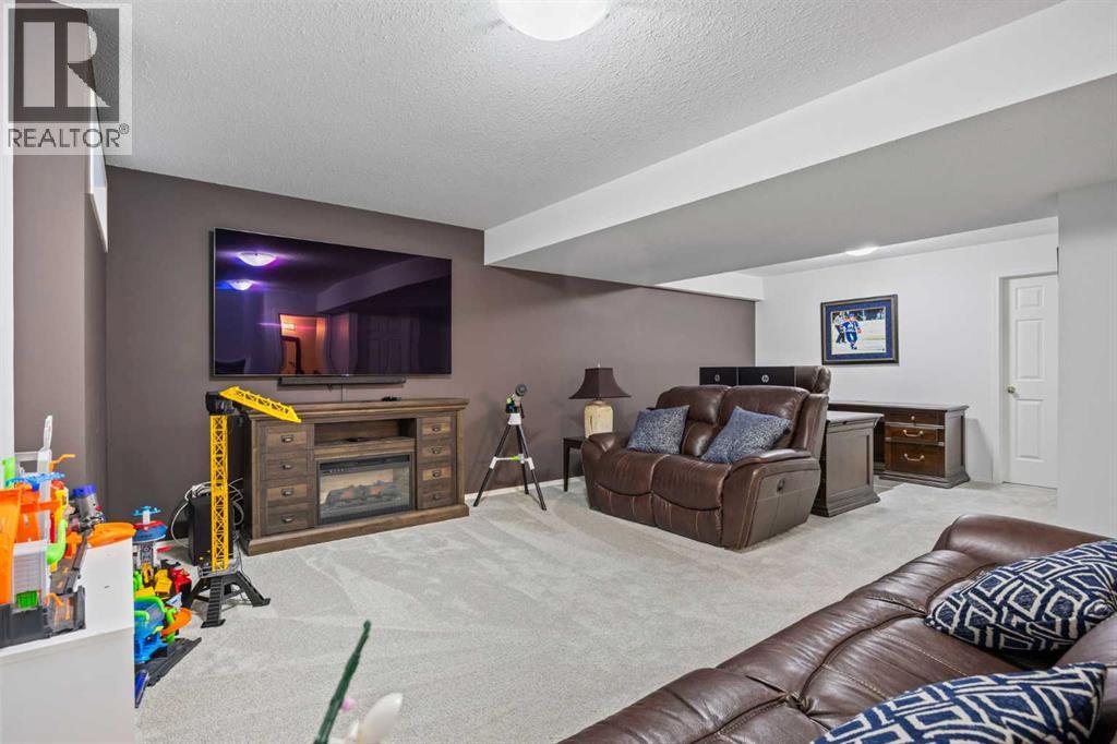 Single Family House for Sale in  Mckenzie Lake Crescent SE McKenzie Lake Calgary 