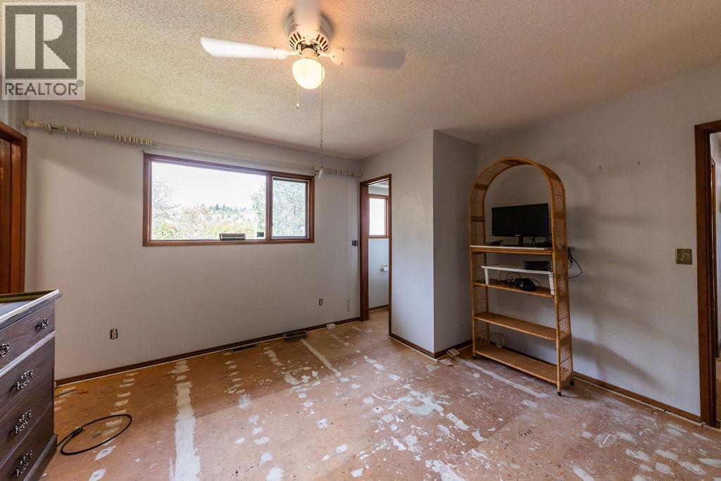Photo 13 of 1561 Plateau Place, Kamloops BC