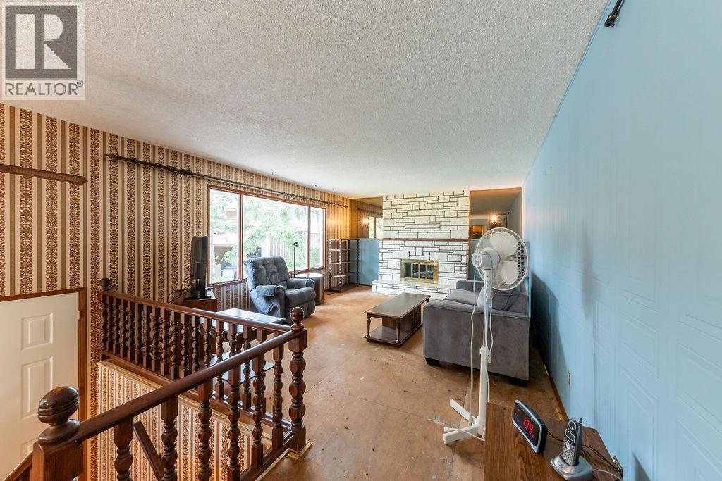 Photo 9 of 1561 Plateau Place, Kamloops BC