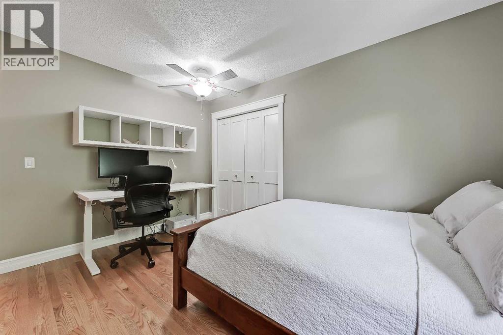 Single Family House for Sale in  Scimitar Bay NW Scenic Acres Calgary 
