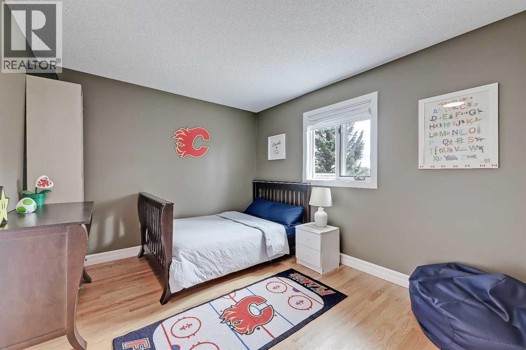Single Family House for Sale in  Scimitar Bay NW Scenic Acres Calgary 