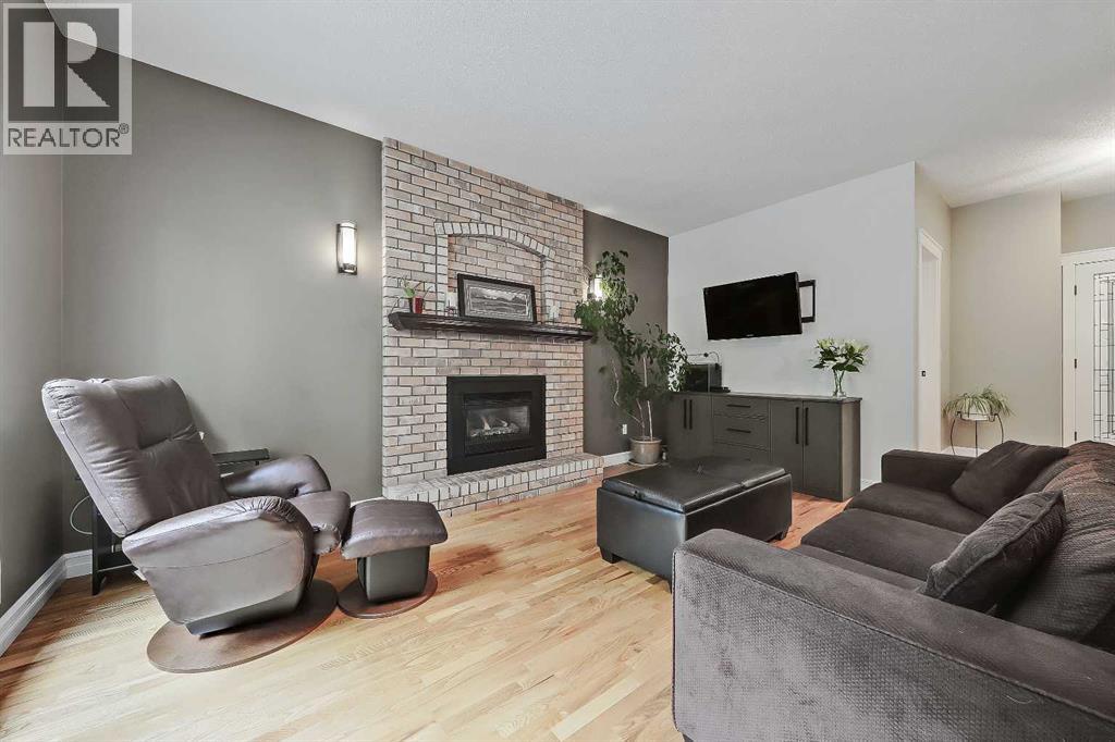 Single Family House for Sale in  Scimitar Bay NW Scenic Acres Calgary 