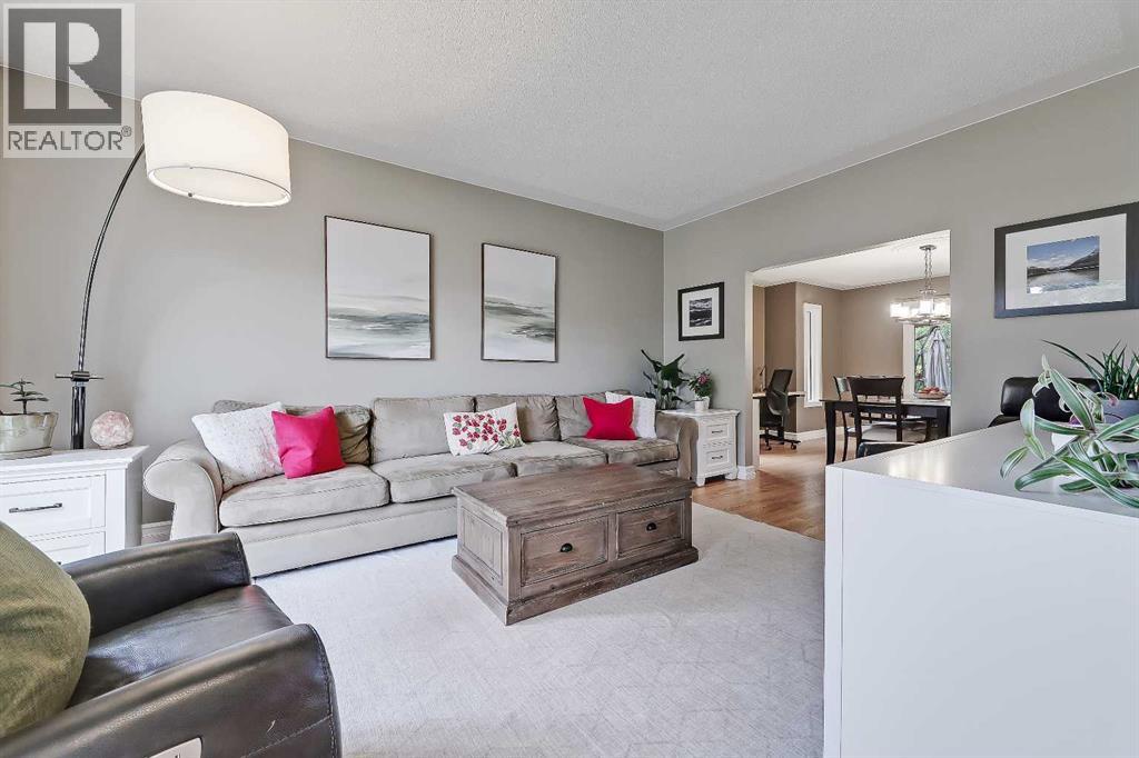Single Family House for Sale in  Scimitar Bay NW Scenic Acres Calgary 