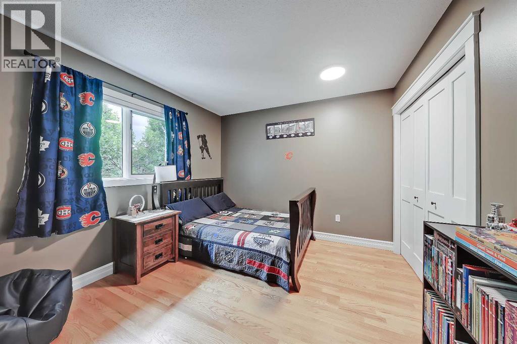 Single Family House for Sale in  Scimitar Bay NW Scenic Acres Calgary 