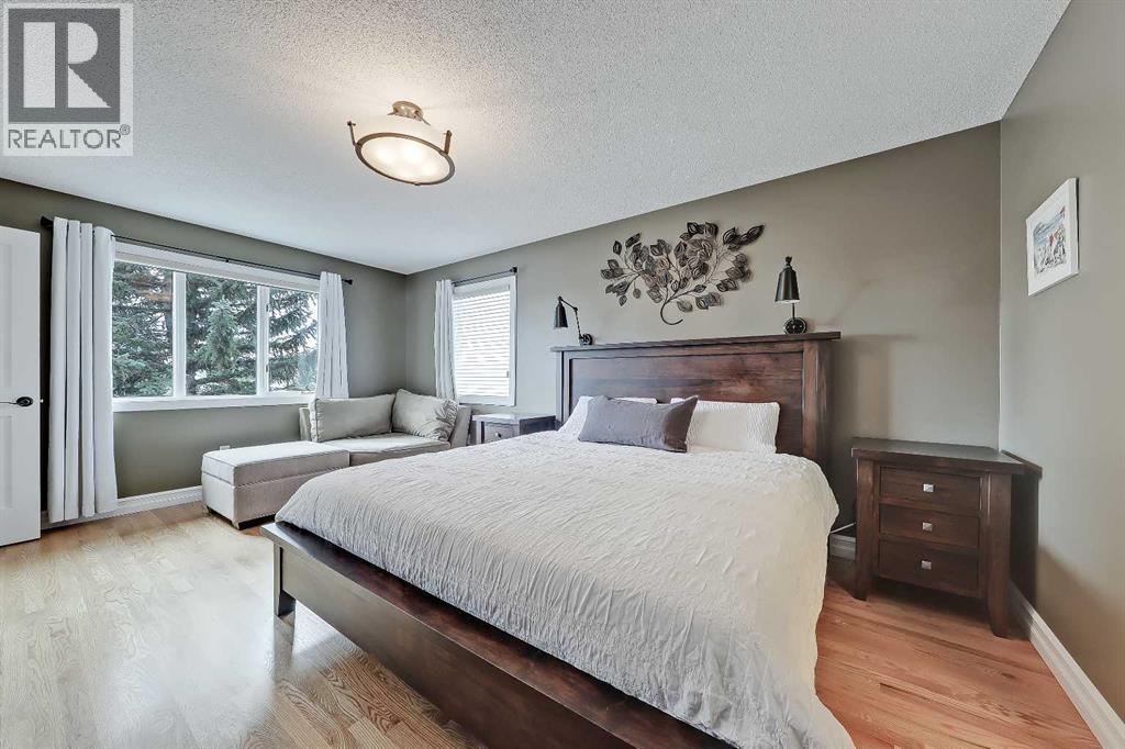 Single Family House for Sale in  Scimitar Bay NW Scenic Acres Calgary 