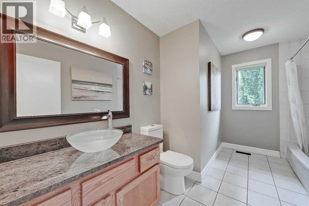 Single Family House for Sale in  Scimitar Bay NW Scenic Acres Calgary 