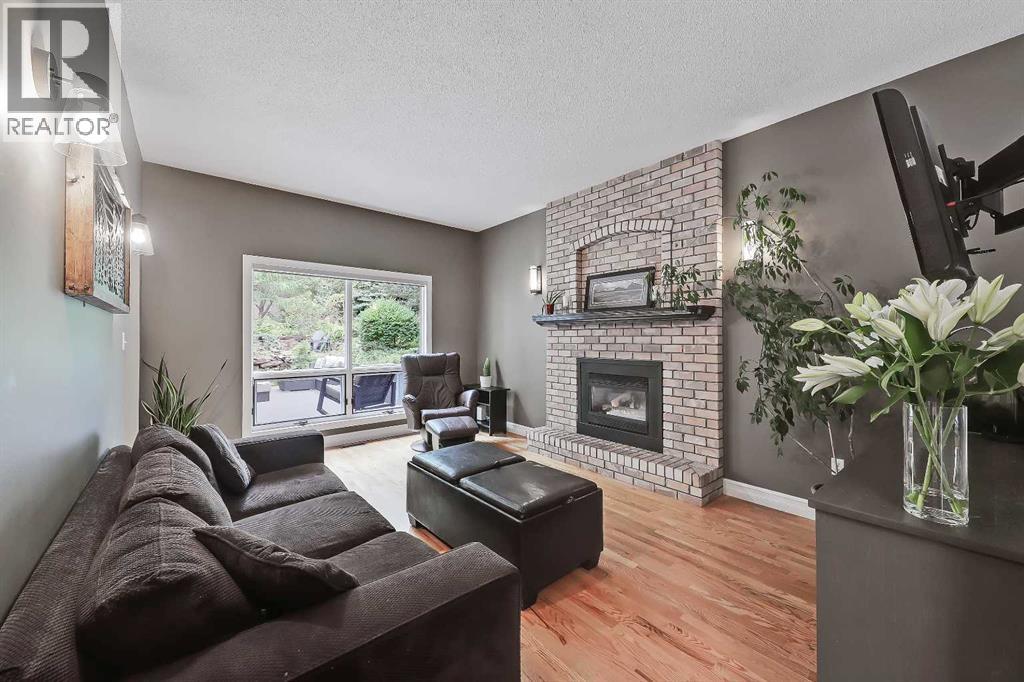 Single Family House for Sale in  Scimitar Bay NW Scenic Acres Calgary 
