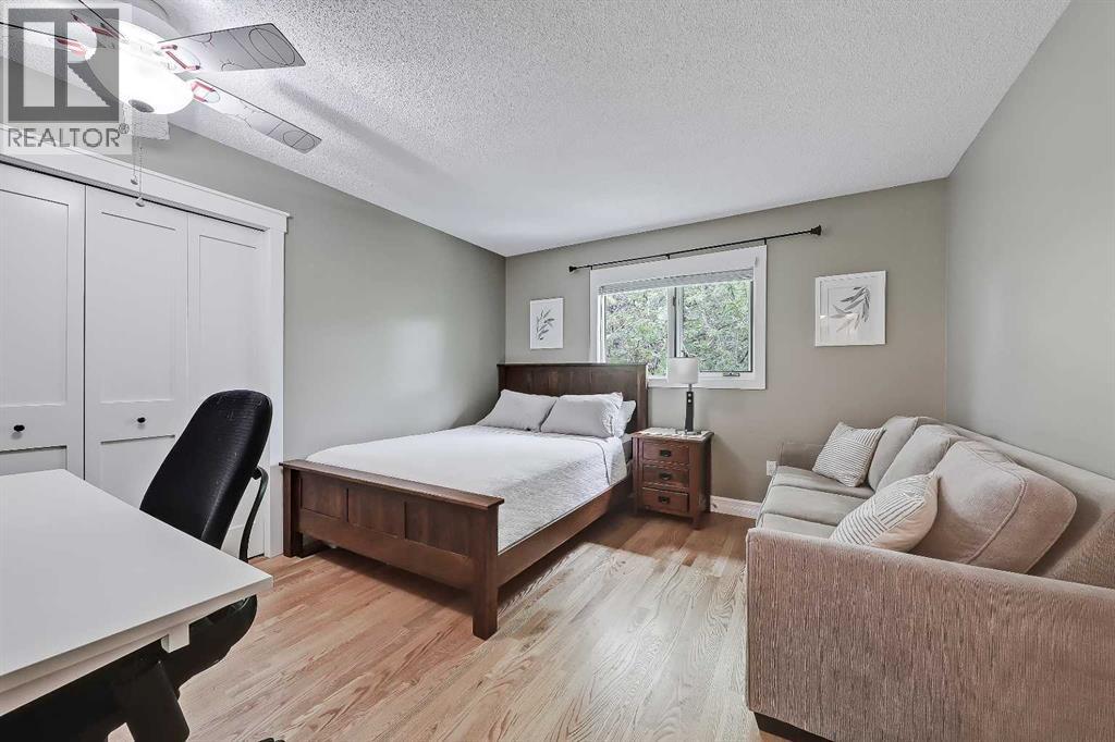 Single Family House for Sale in  Scimitar Bay NW Scenic Acres Calgary 