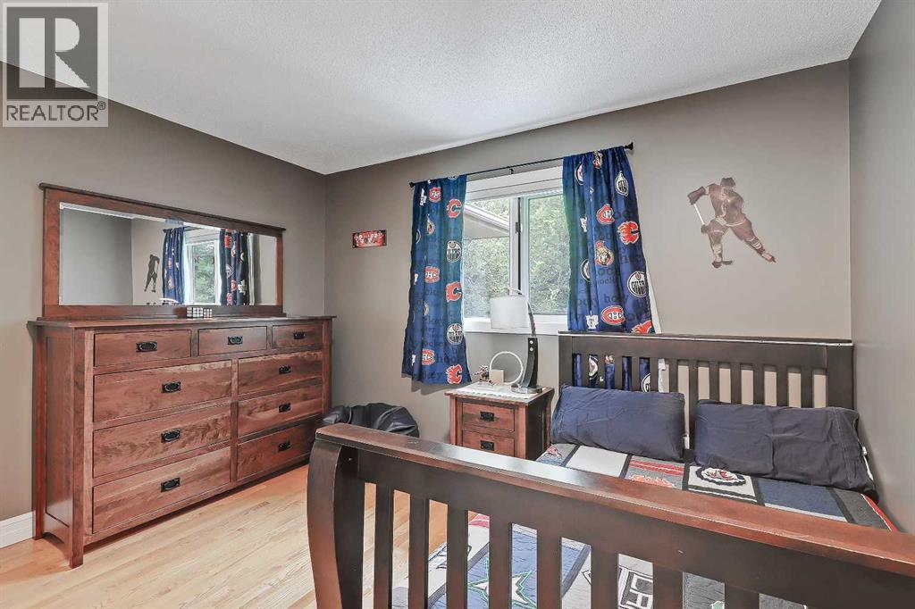 Single Family House for Sale in  Scimitar Bay NW Scenic Acres Calgary 