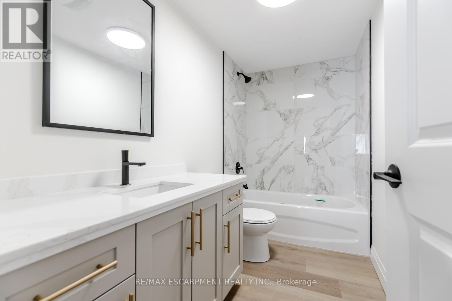 Photo 12 of 92 Pearl Street S, Hamilton ON