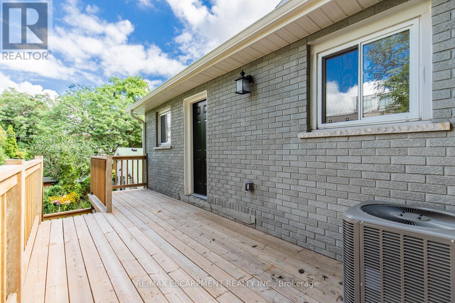 Photo 21 of 92 Pearl Street S, Hamilton ON