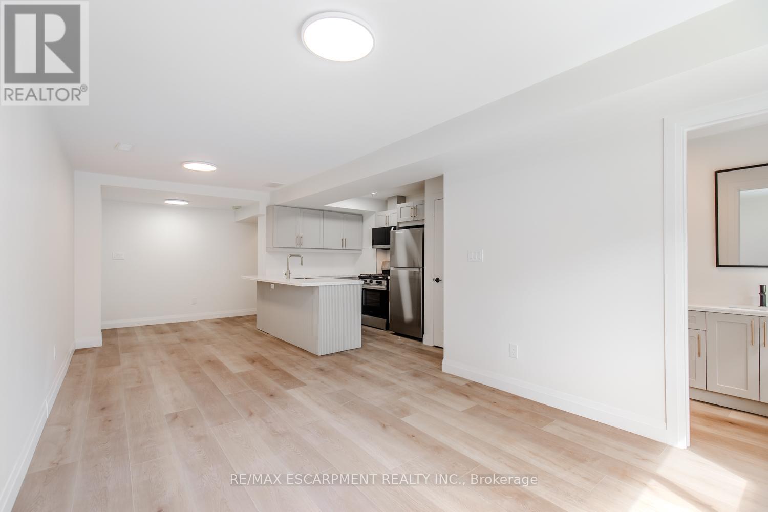 Photo 25 of 92 Pearl Street S, Hamilton ON